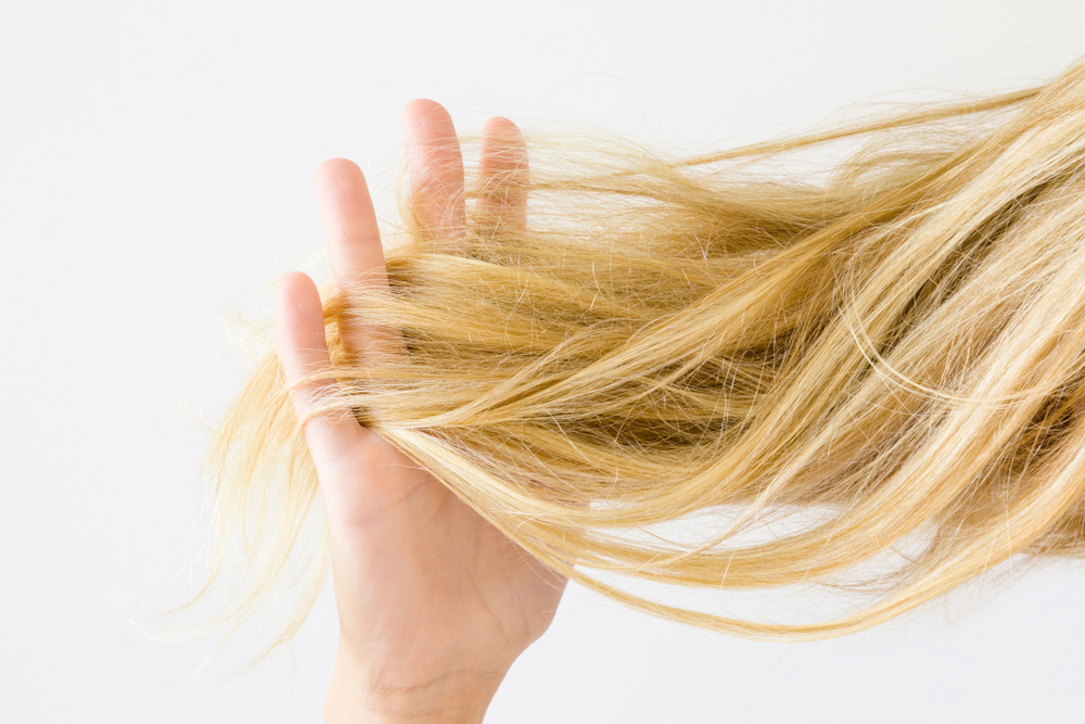 How To Prevent Frizzy Hair In Humid Weather